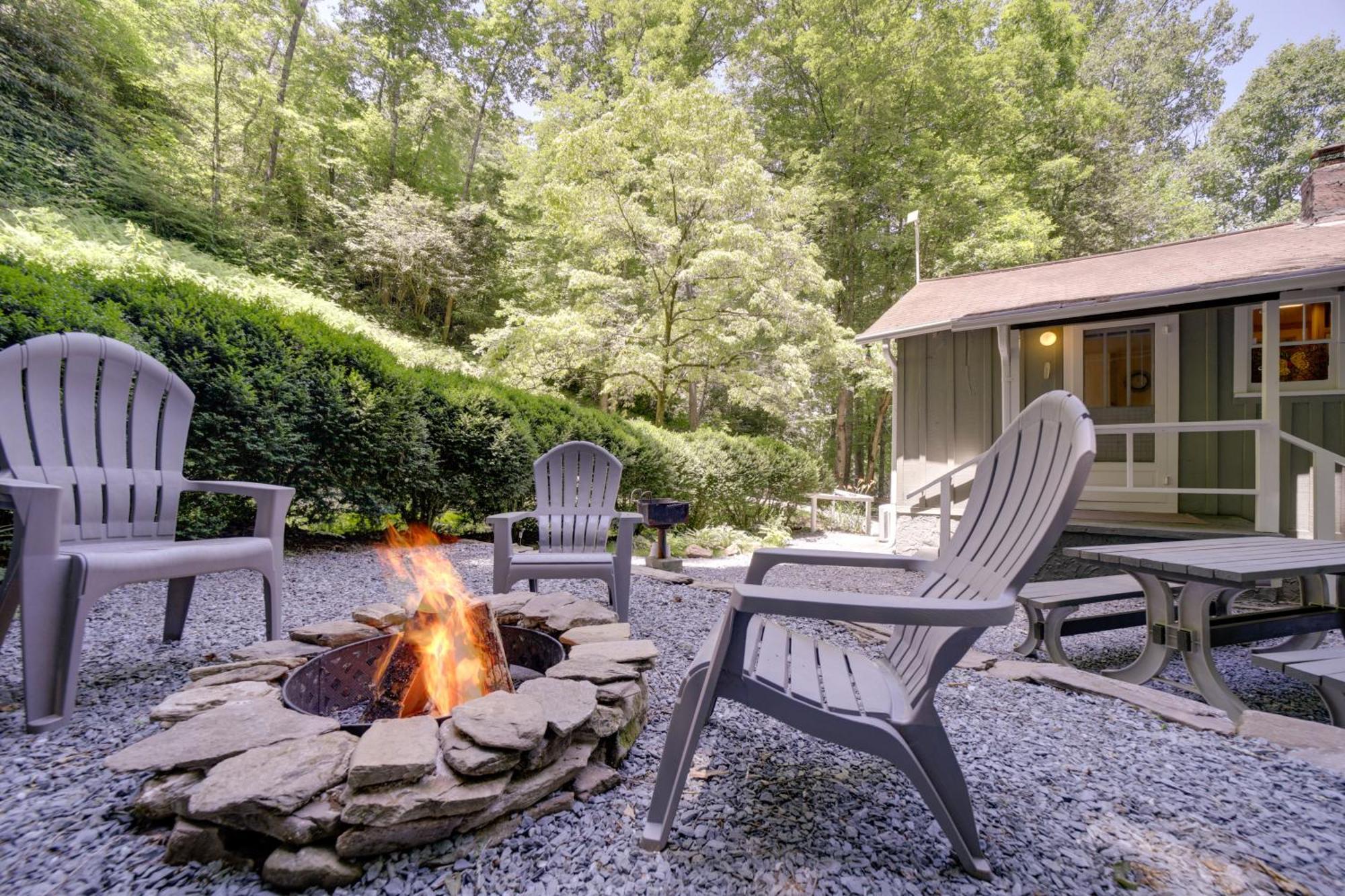 Bryson City Home With Private Fire Pit And Creek! 外观 照片
